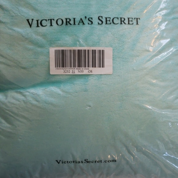 Rare HTF VS Pink sherpa blanket 60X72 - Picture 4 of 4